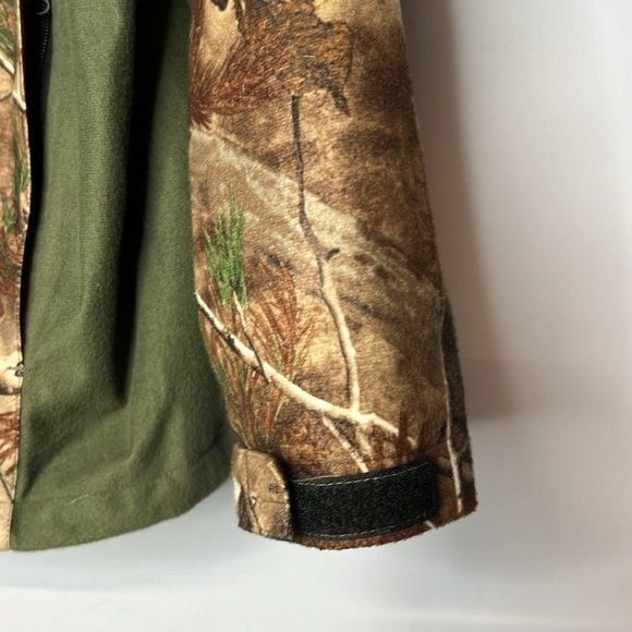 SPORTS AFIELD XL REALTREE CAMOUFLAGE AND GREEN SPORTS JACKET - Picture 7 of 12
